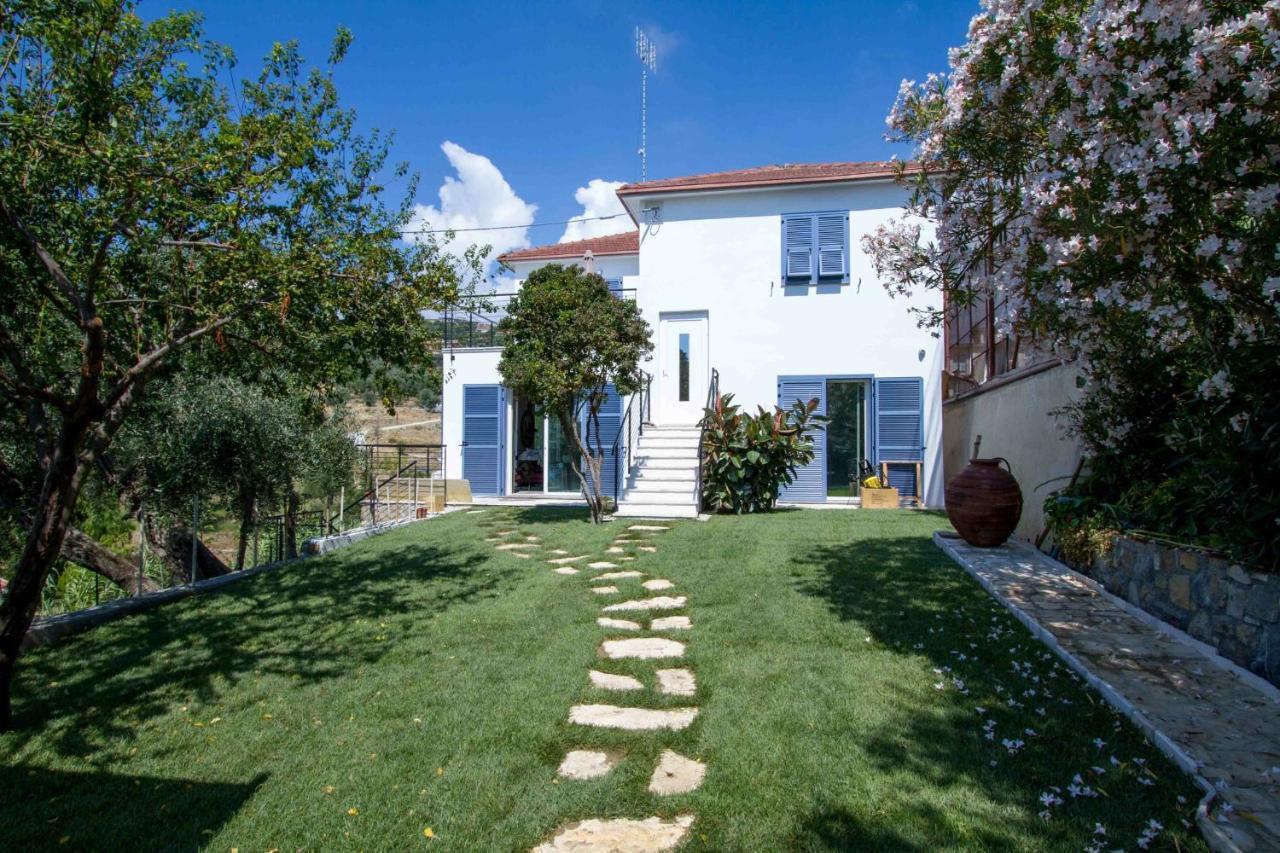 Bed and Breakfast Il Sole Di Poggi Imperia Exterior foto